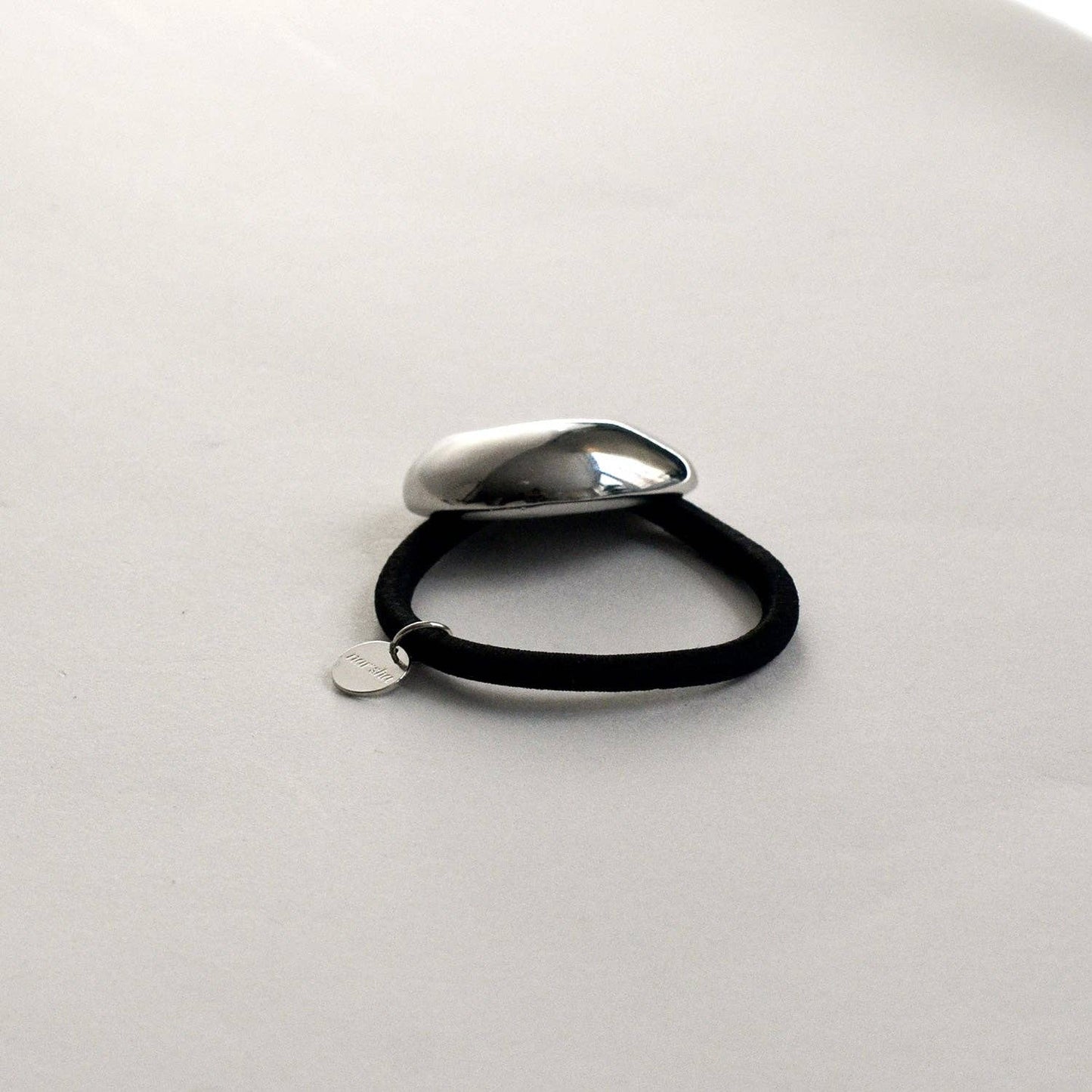 Pebble-Shaped Metal Cuff Hair Tie | Silver