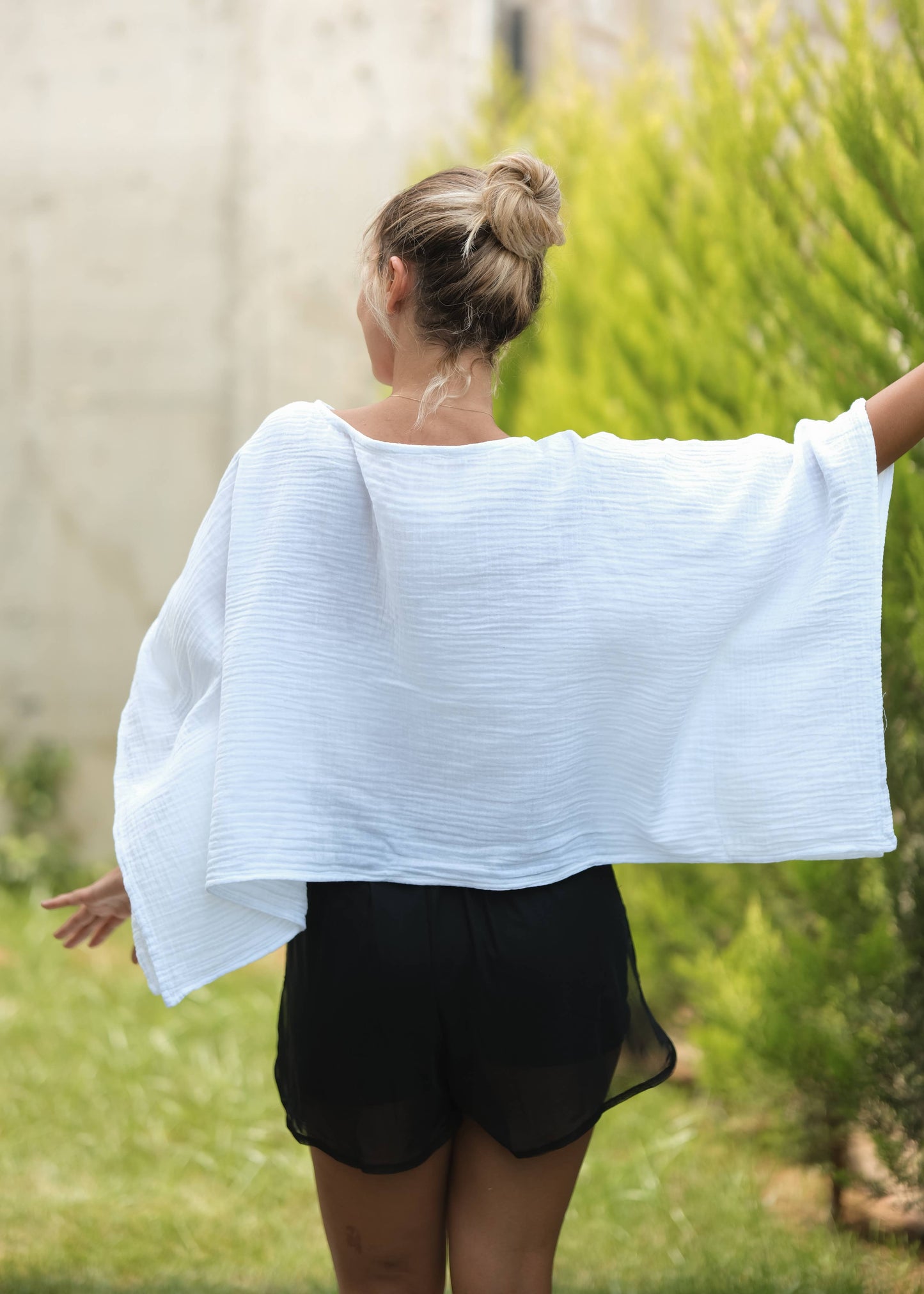 Top | Shoulder | White