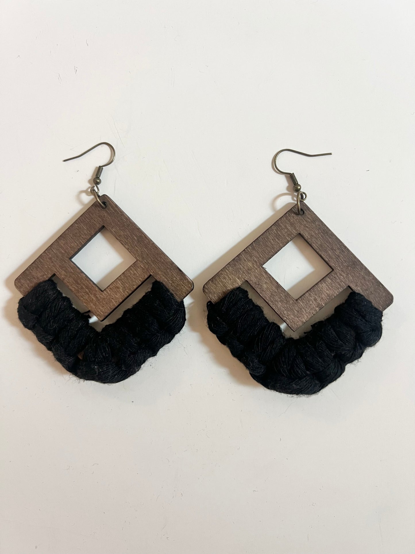 Earrings | Fringeless Diamond | Black