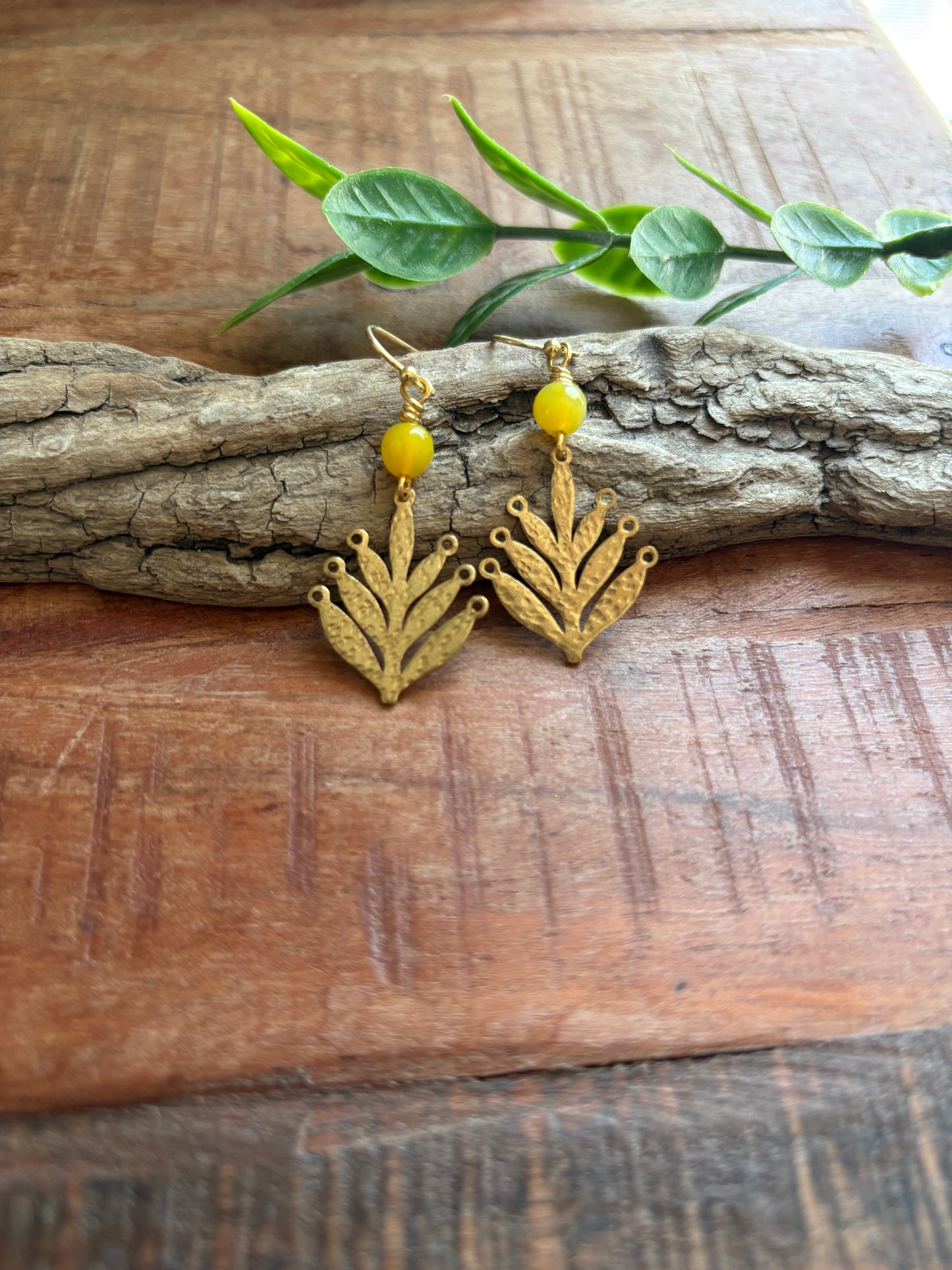 Handmade Earrings | Hammered Agate Flourish Drops