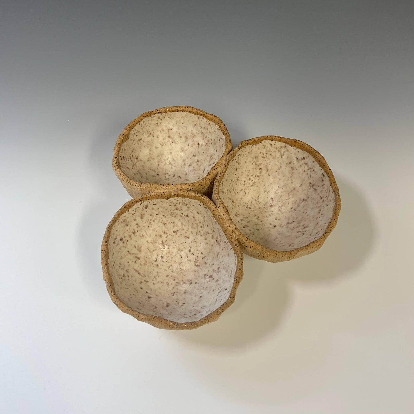 Tri Pod Dish | Cream
