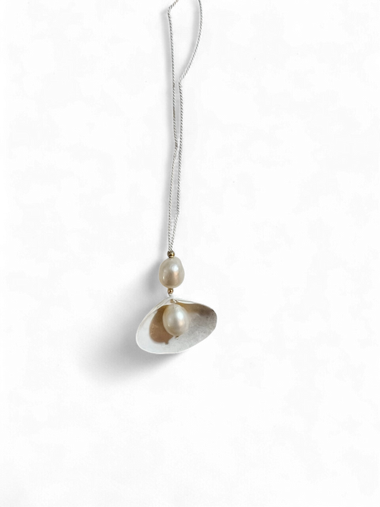 Handmade Ornament | Seashell + Pearl