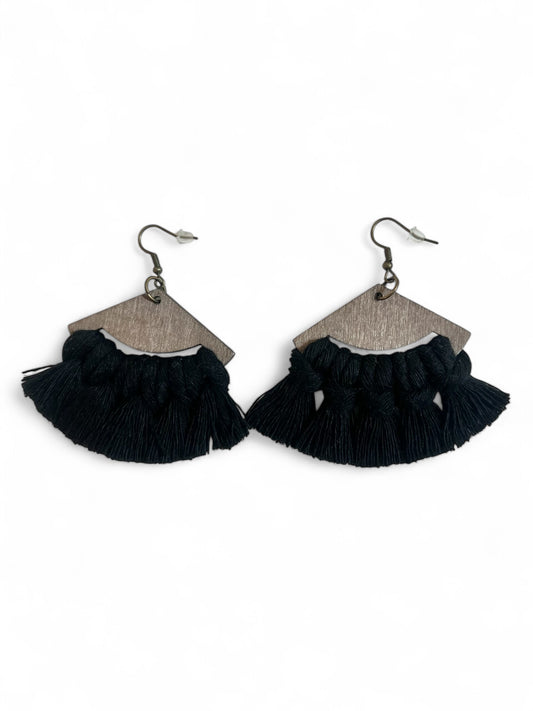 Earrings | Tricurve | Black