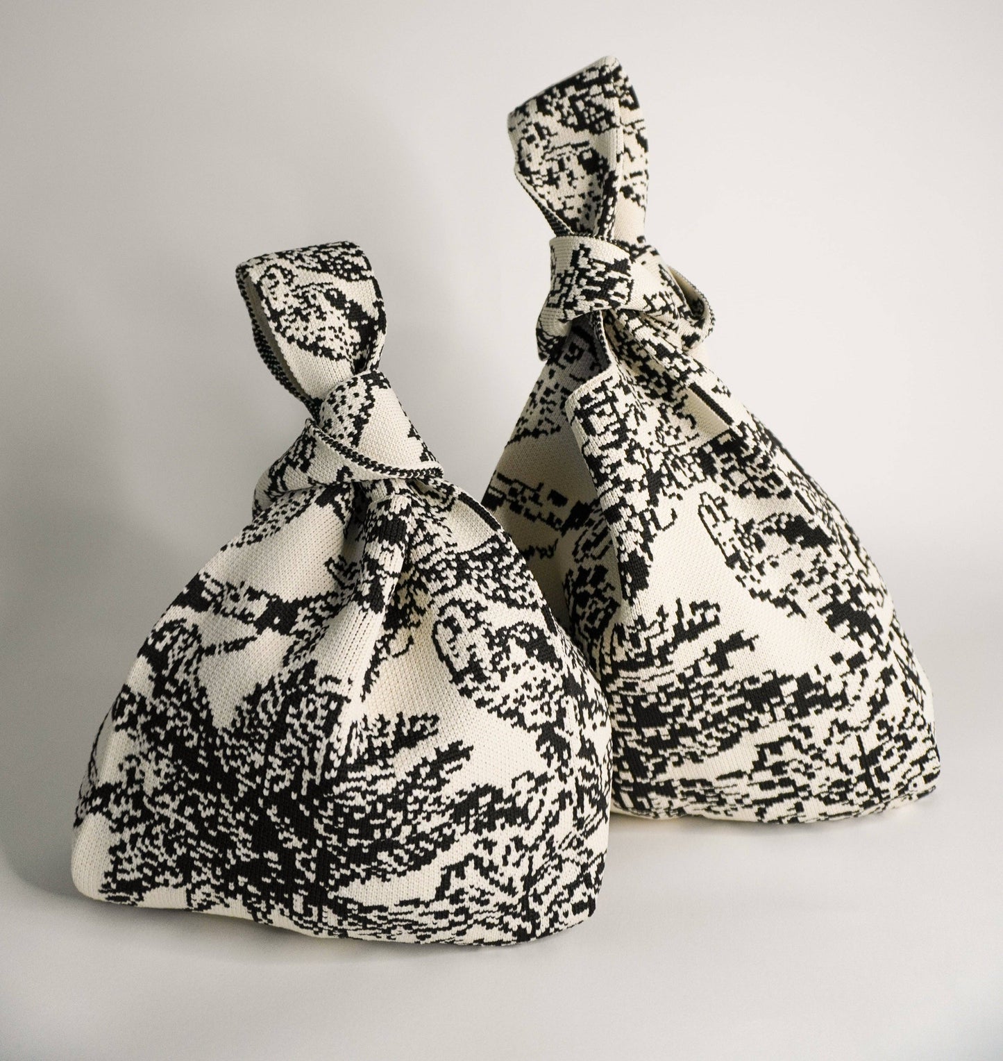 Palm Beach Black Handbag: Medium