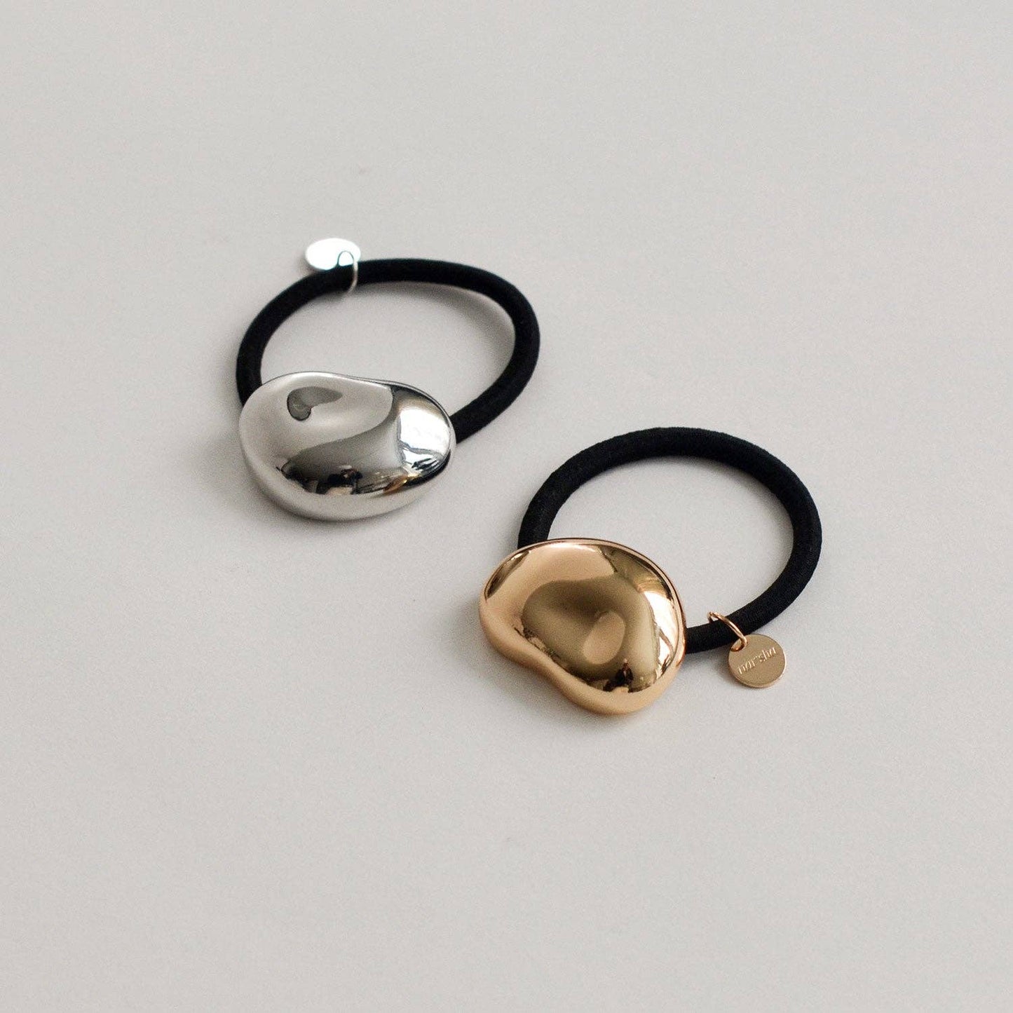 Pebble-Shaped Metal Cuff Hair Tie | Silver
