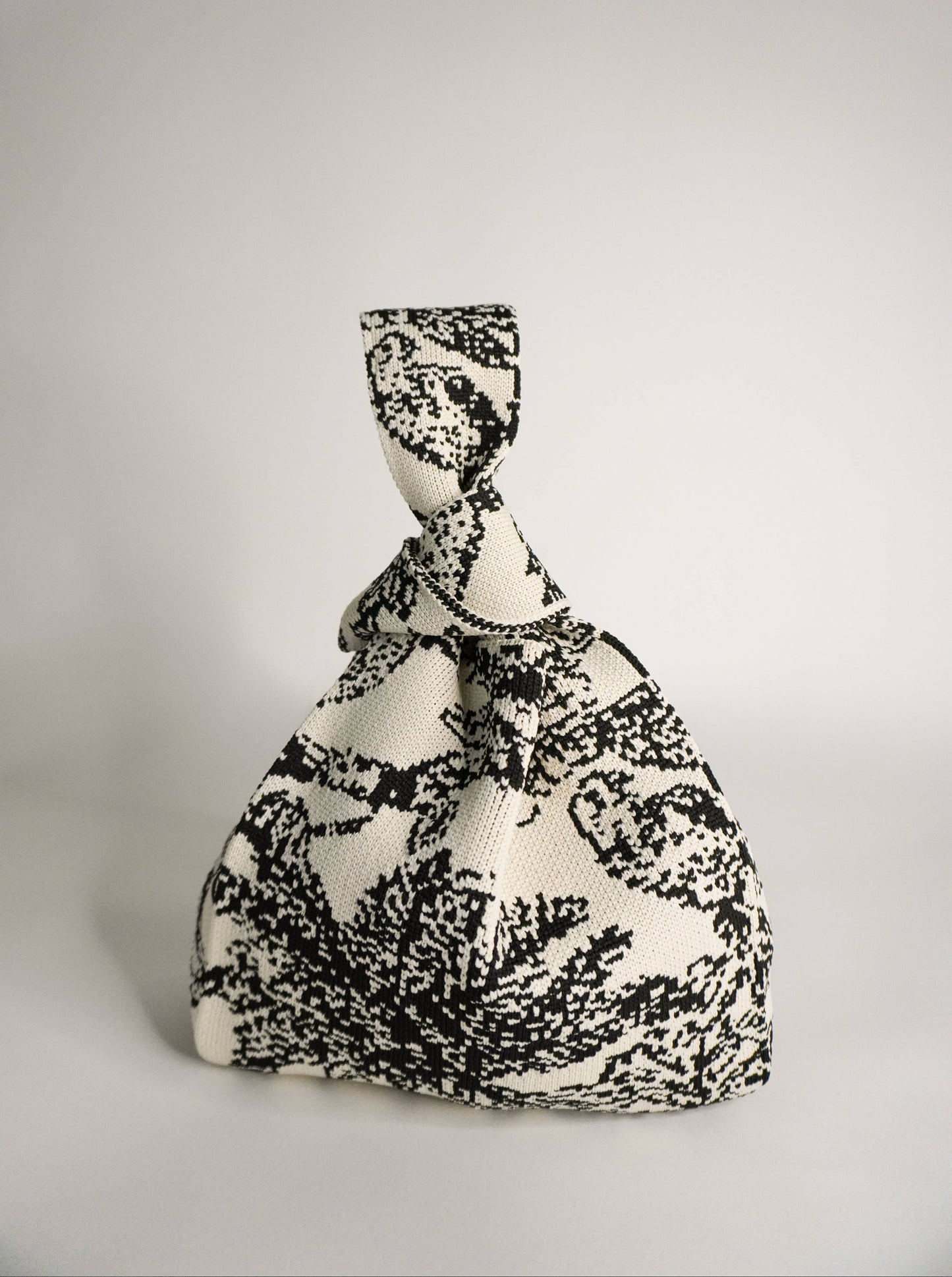 Palm Beach Black Handbag: Medium