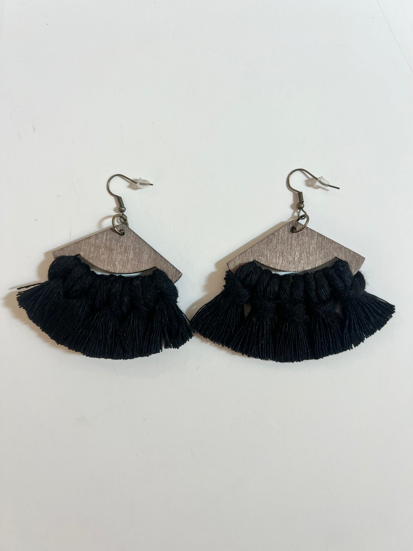 Earrings | Tricurve | Black