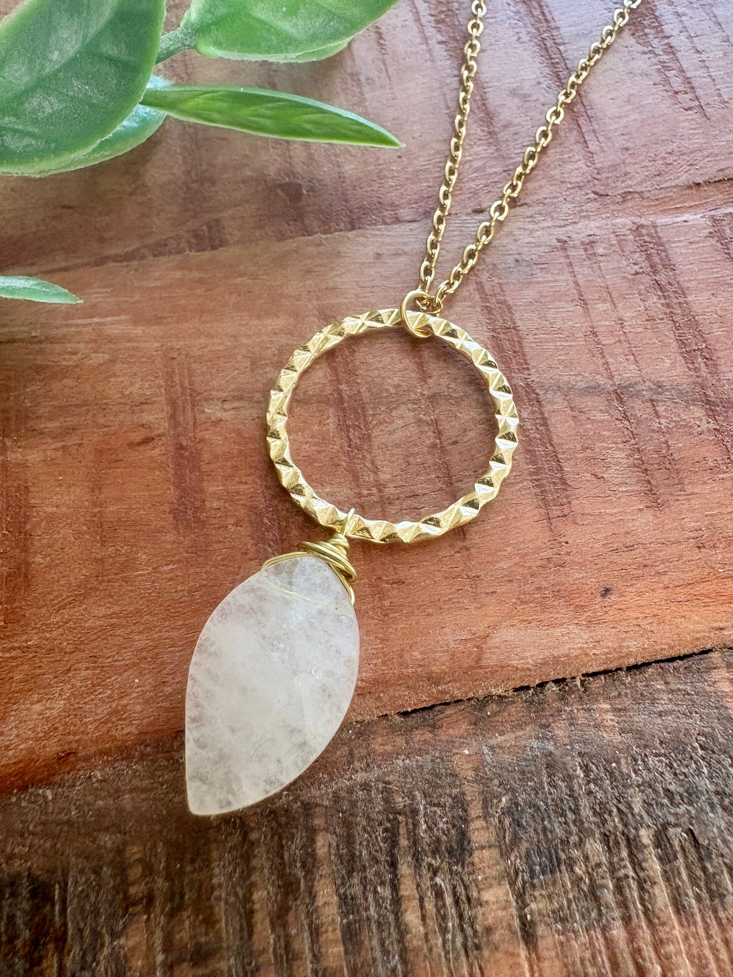 Handmade Necklace | Gold Circle