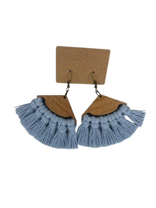 Earrings | Tricurve | Lagoon