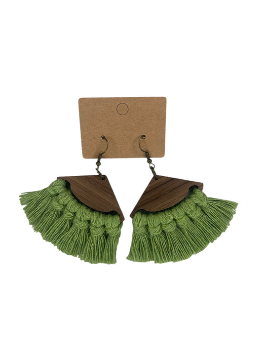 Earrings | Tricurve | Sour Apple