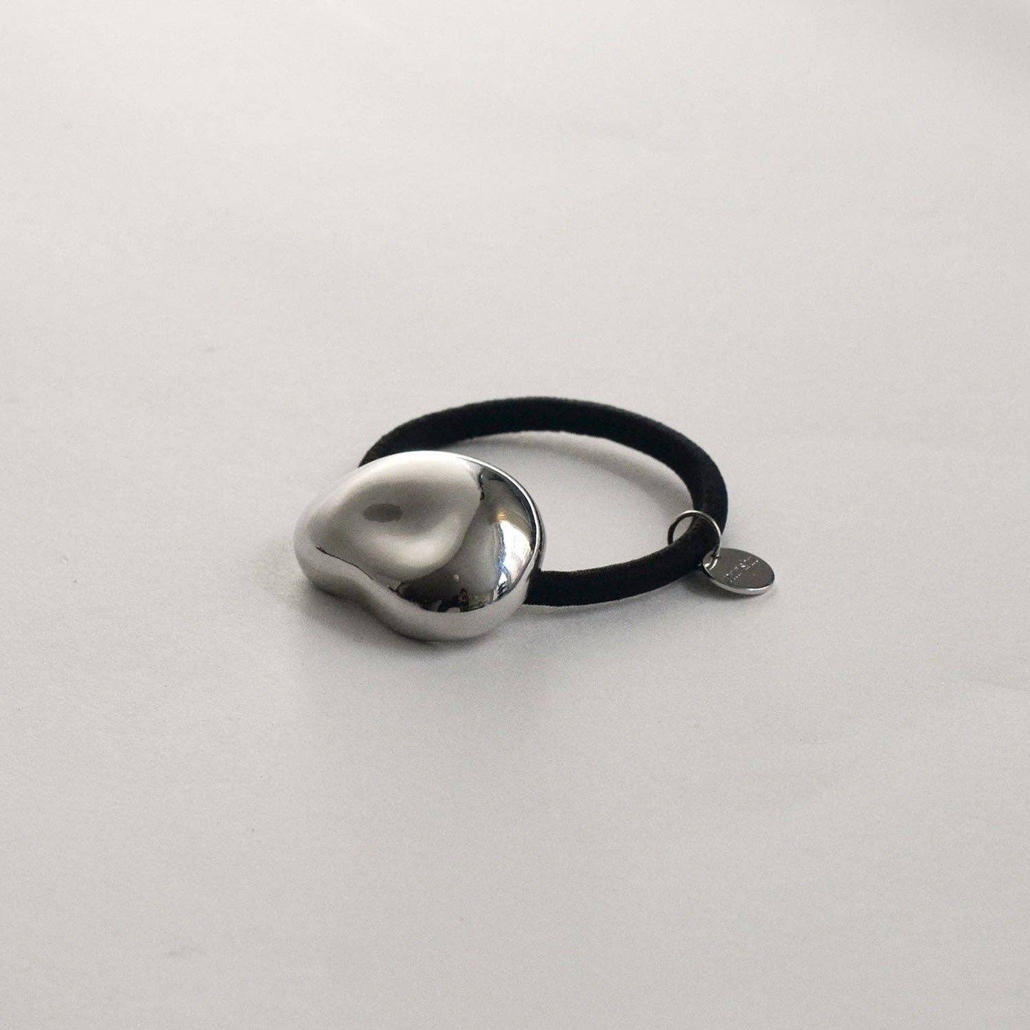 Pebble-Shaped Metal Cuff Hair Tie | Silver